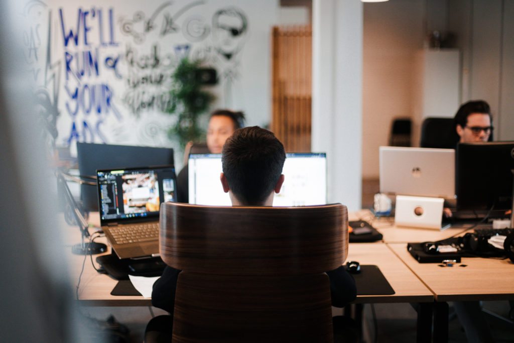 Website zelf maken of laten maken? De ongefilterde waarheid.