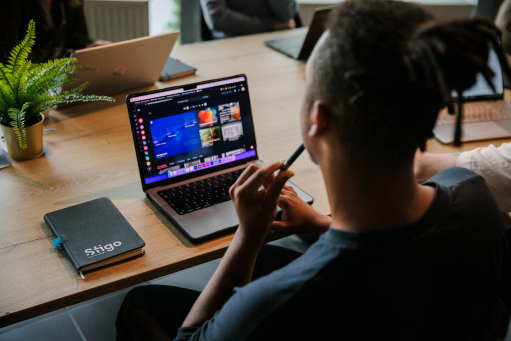 Conversiegraad verdubbelen? Dat kan met authentieke reviews op je website en socials. Vraag raad aan de digital marketeers van Stigo Digital Agency.